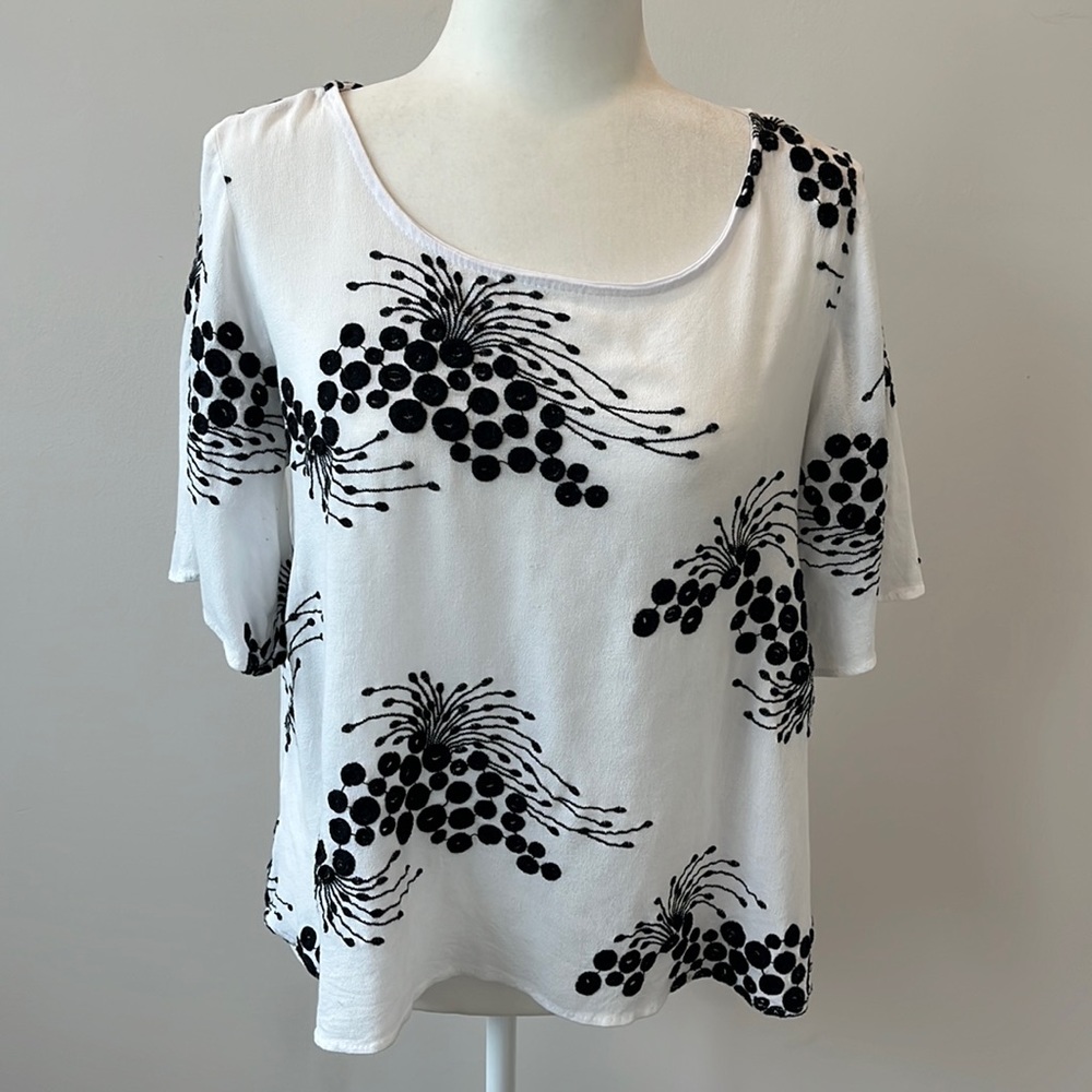 b.original White Top